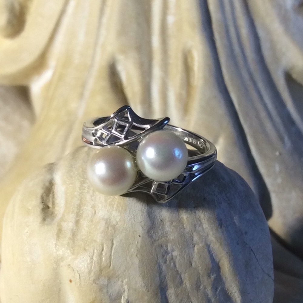 Pearl Bypass Ring 10K White Gold Vintage 1977